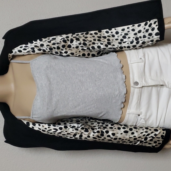 Carlisle, Women Blazer, Size 8 Color Black. - Picture 7 of 10